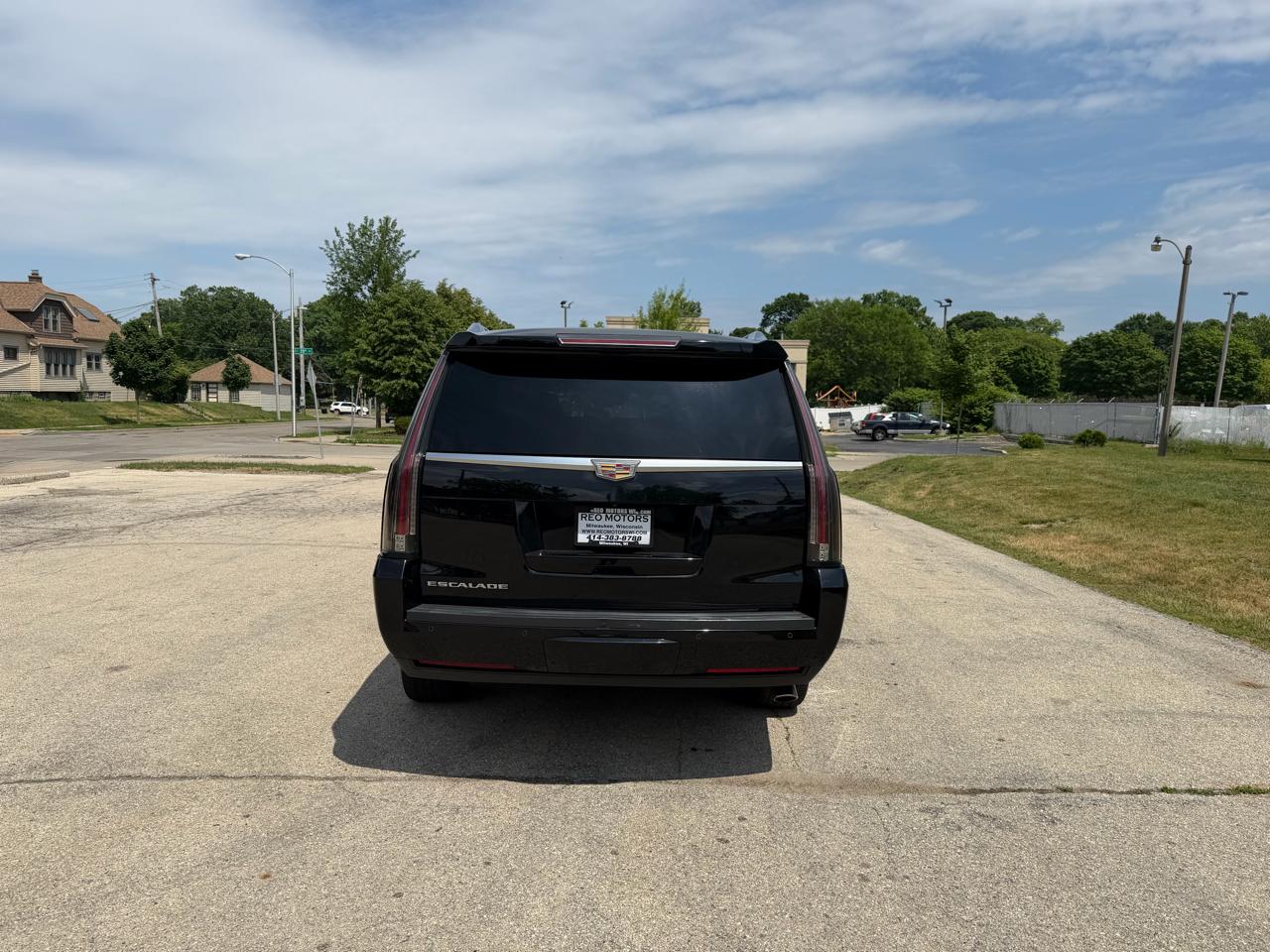 Cadillac Escalade ESV Luxury 4WD 2016