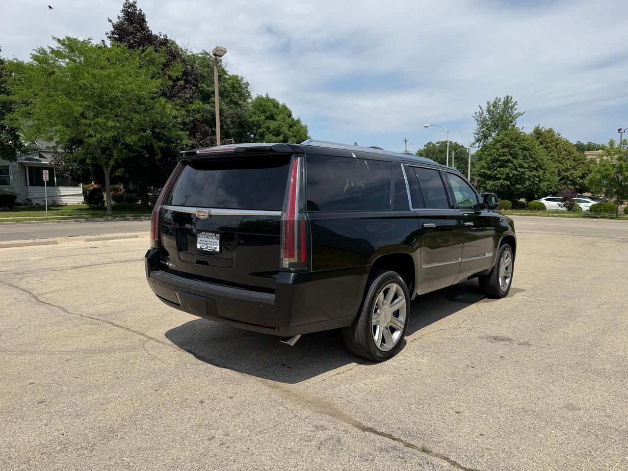 Cadillac Escalade ESV Luxury 4WD 2016