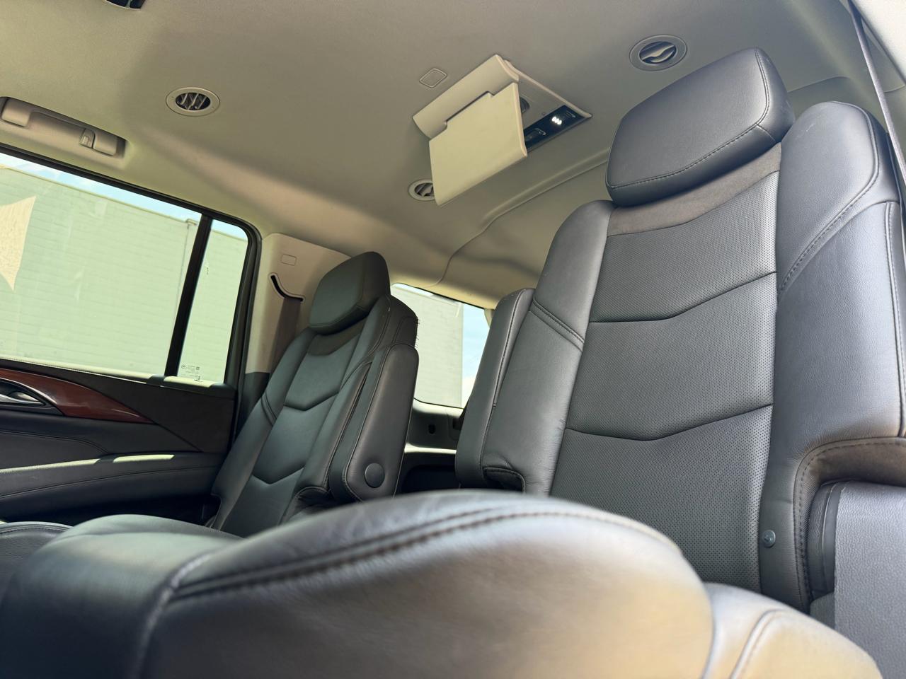 Cadillac Escalade ESV Luxury 4WD 2016