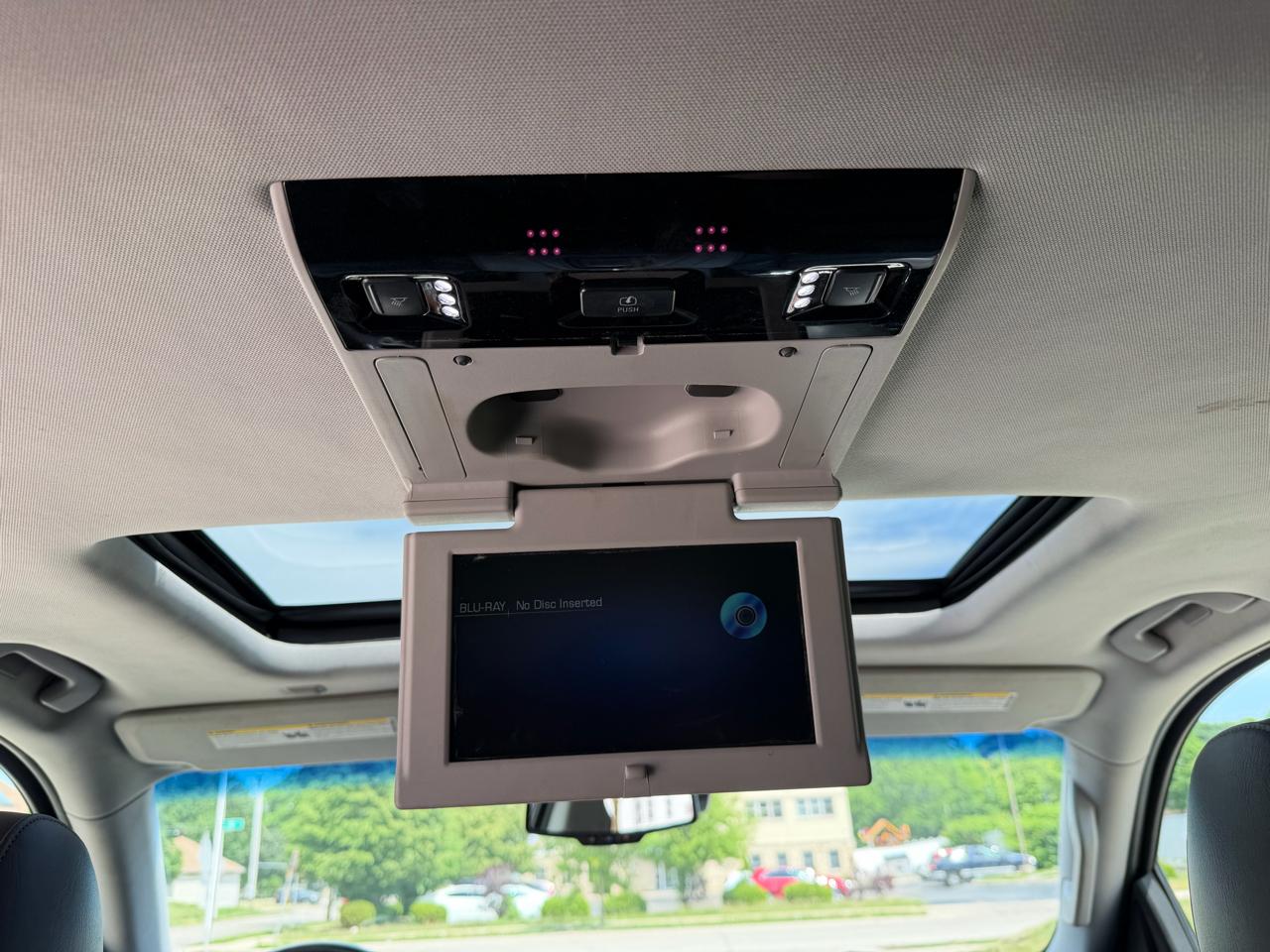 Cadillac Escalade ESV Luxury 4WD 2016
