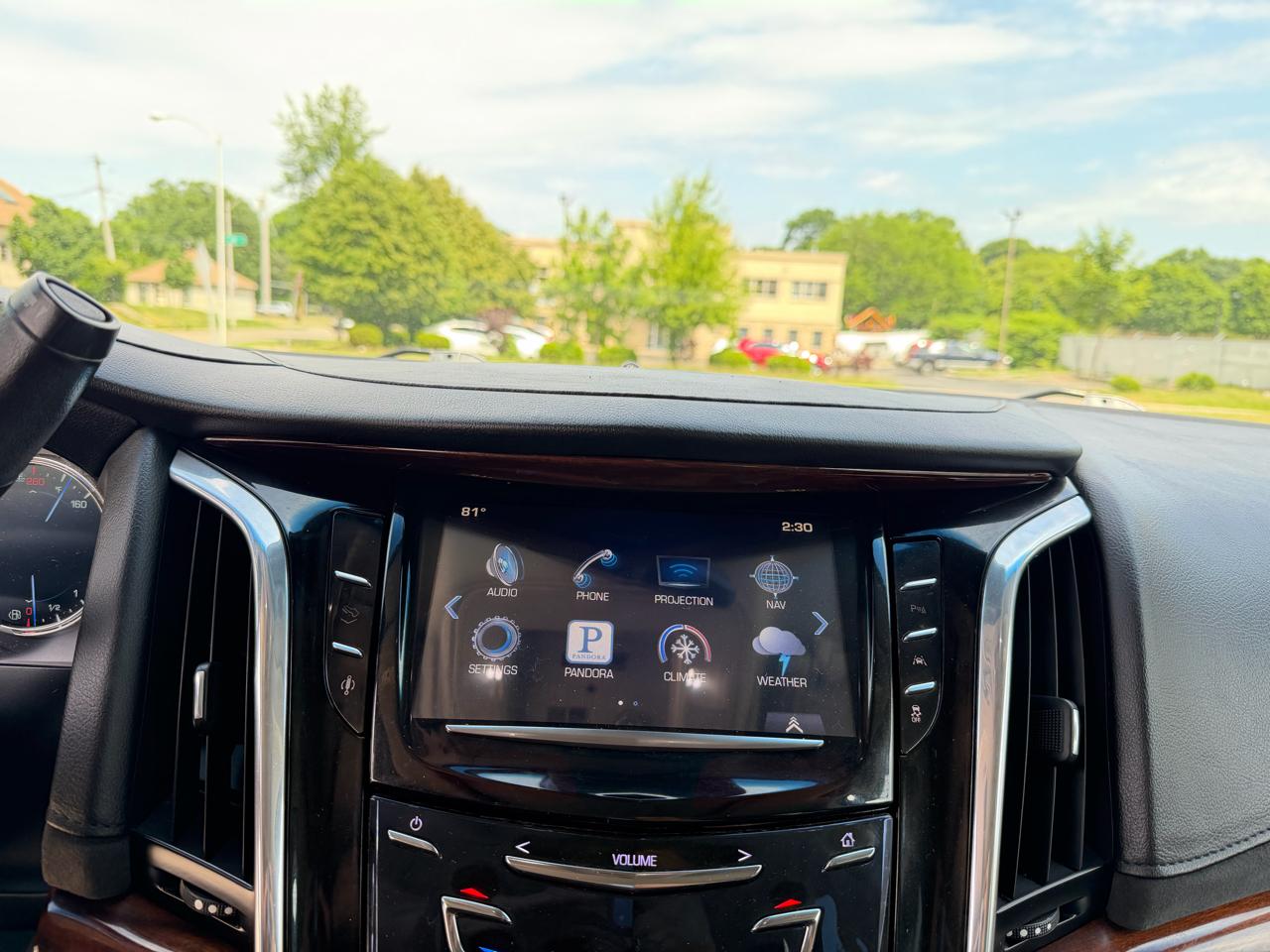 Cadillac Escalade ESV Luxury 4WD 2016