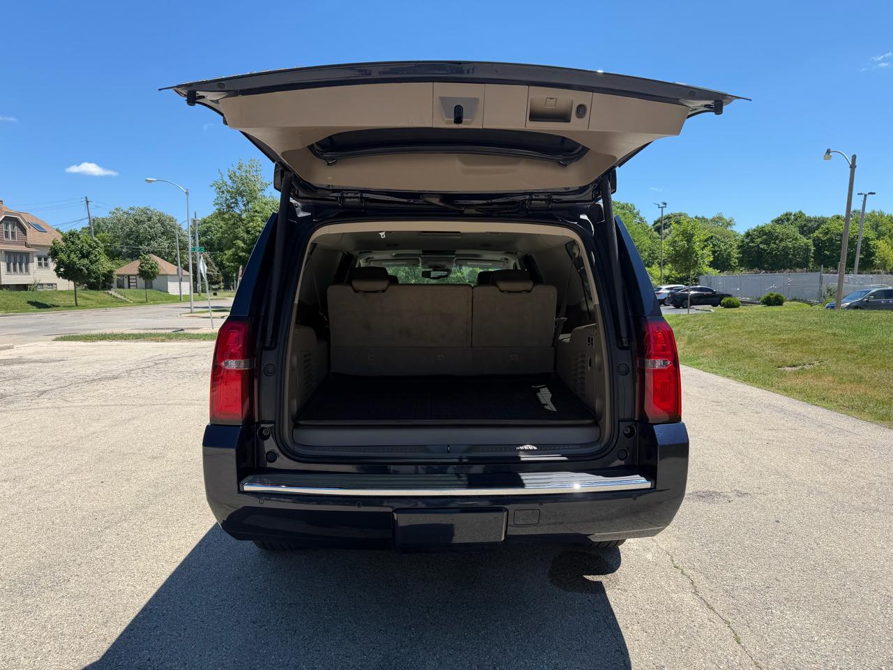 Chevrolet Suburban Premier 4WD 2017