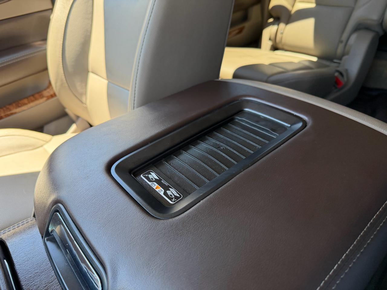 Chevrolet Suburban Premier 4WD 2017