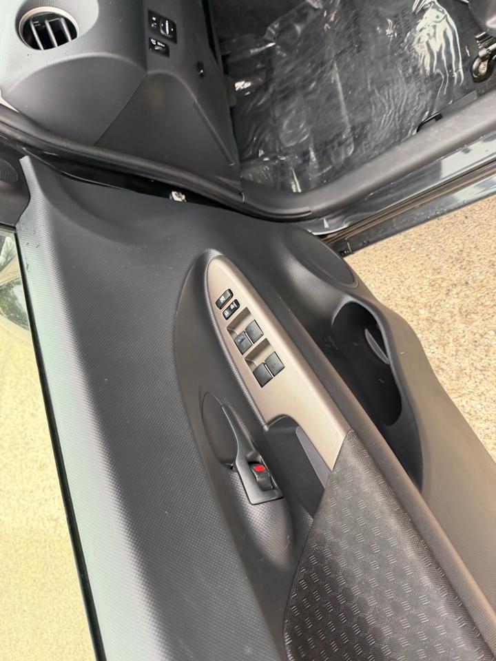 Scion xD 5-Door Hatchback 4-Spd AT 2011