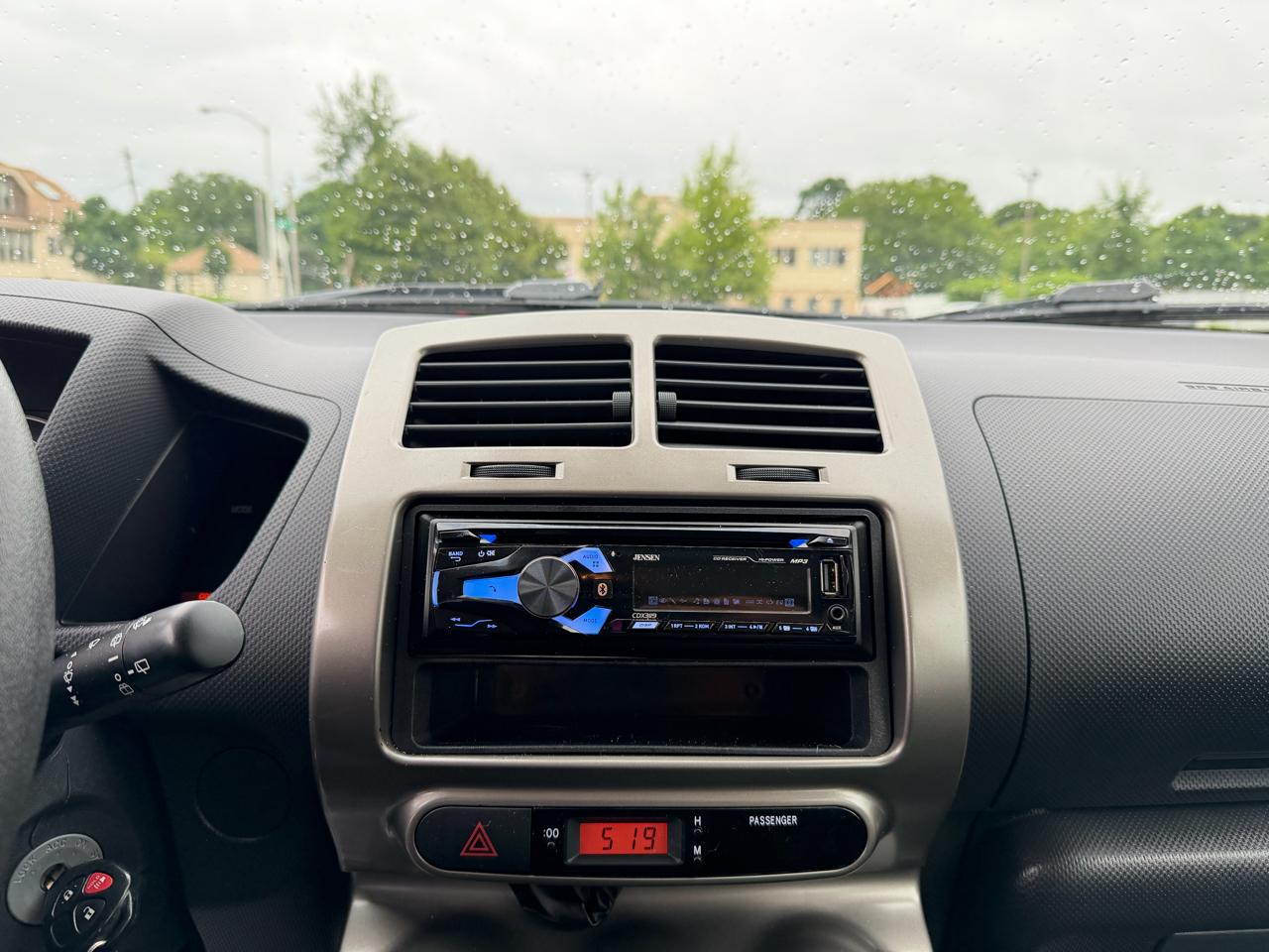 Scion xD 5-Door Hatchback 4-Spd AT 2011