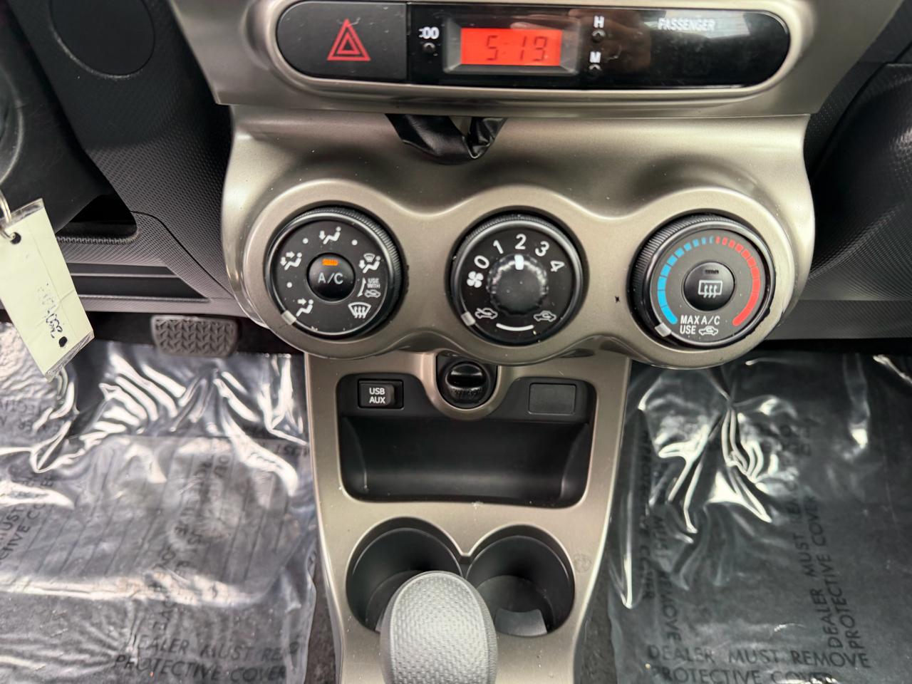 Scion xD 5-Door Hatchback 4-Spd AT 2011