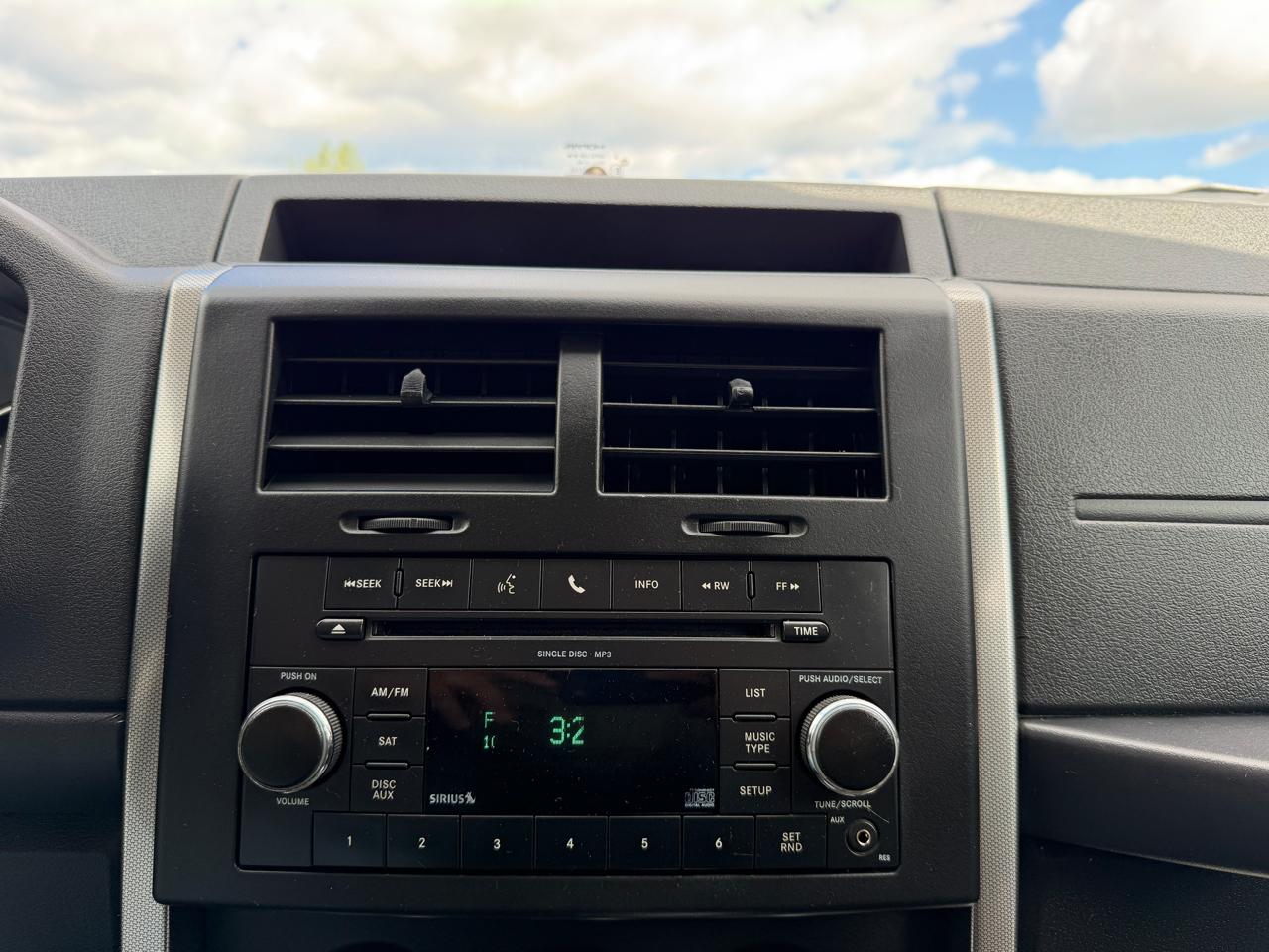Jeep Liberty Sport 4WD 2011