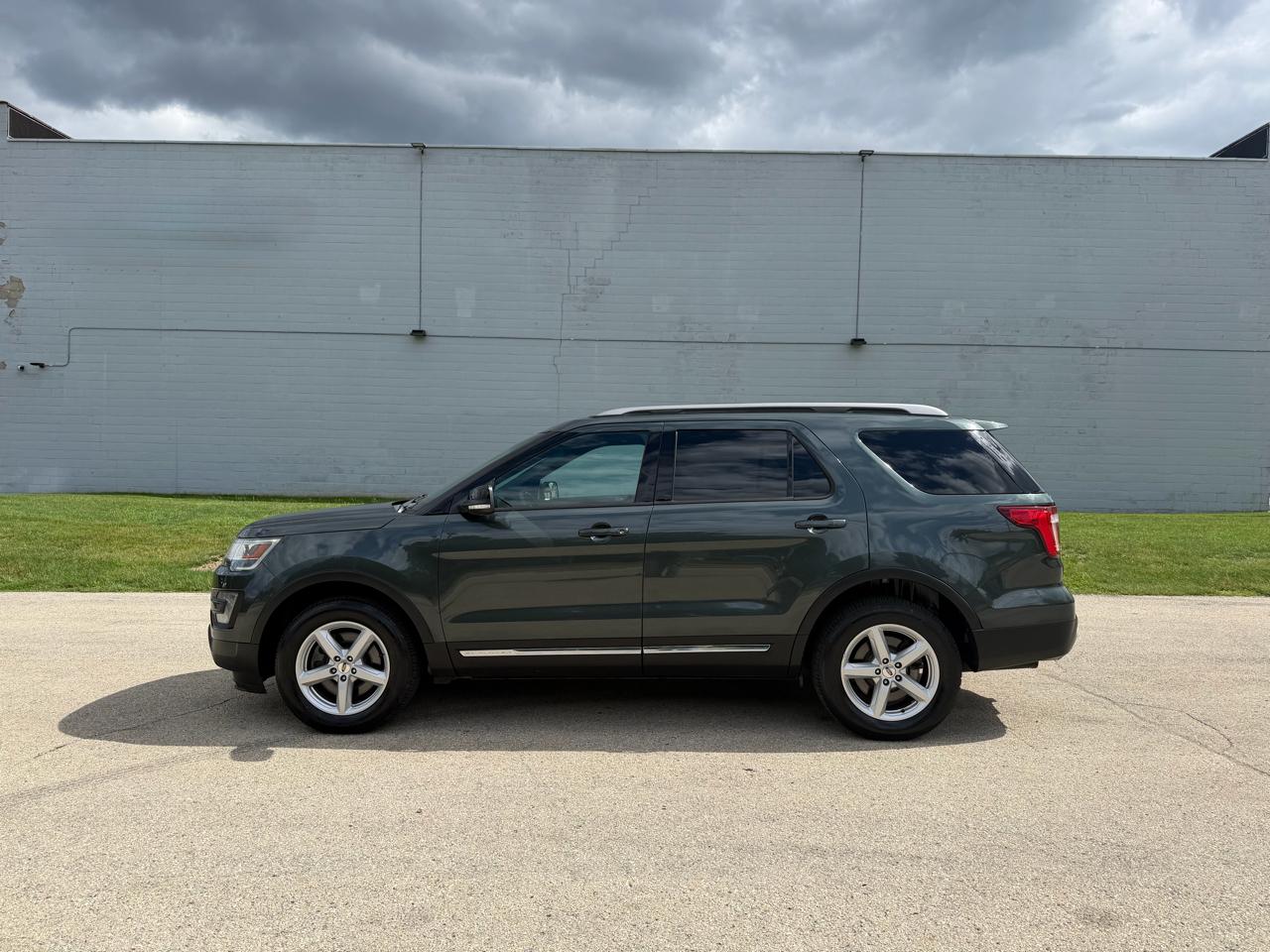 Ford Explorer XLT 4WD 2016