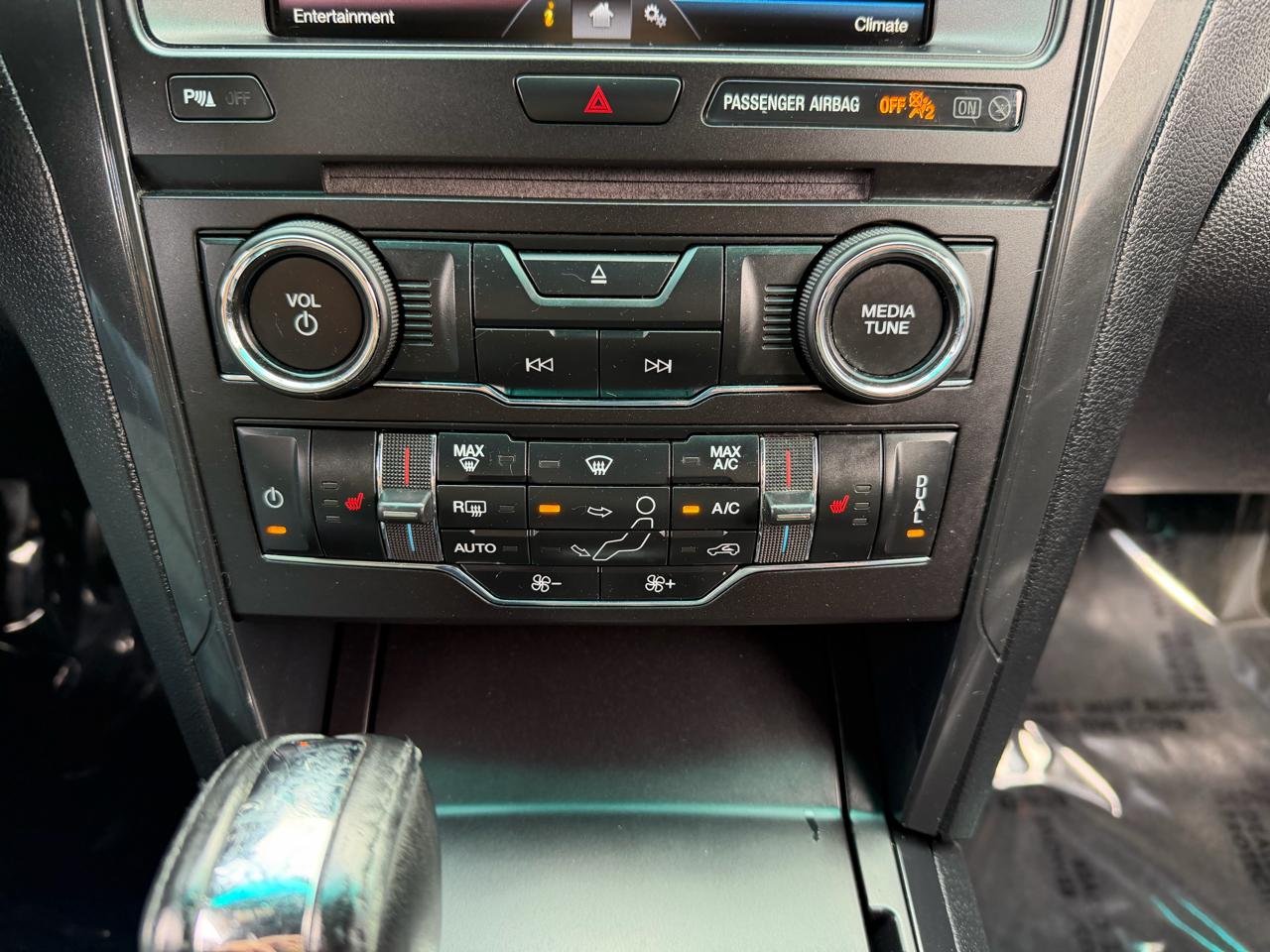 Ford Explorer XLT 4WD 2016