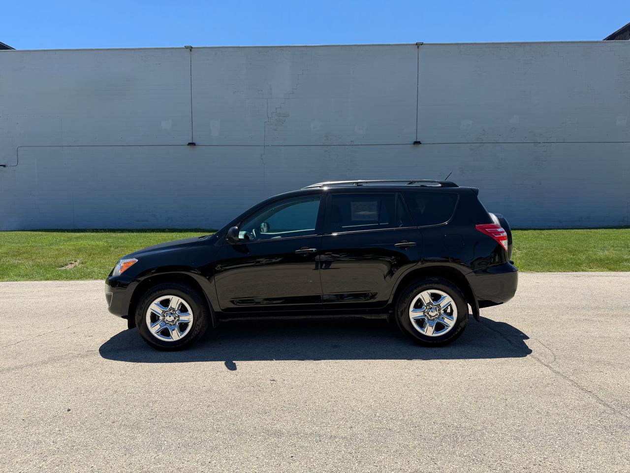 Toyota RAV4 Base I4 4WD 2012