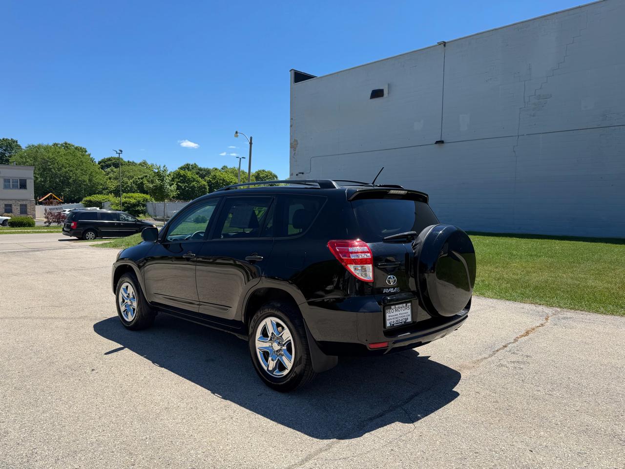 Toyota RAV4 Base I4 4WD 2012
