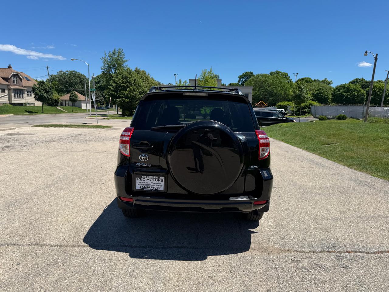 Toyota RAV4 Base I4 4WD 2012