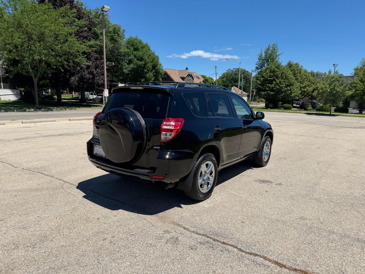 Toyota RAV4 Base I4 4WD 2012