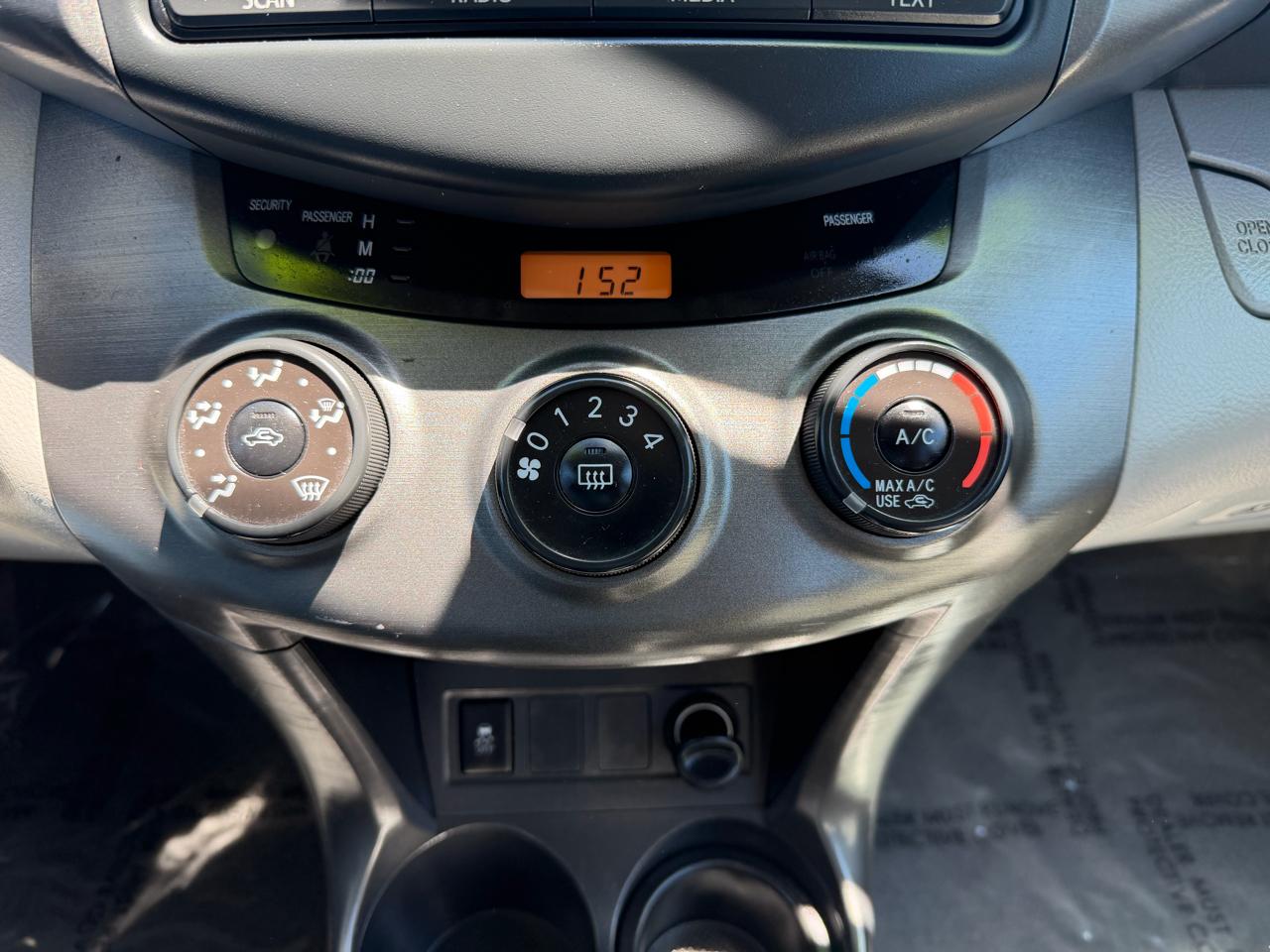 Toyota RAV4 Base I4 4WD 2012