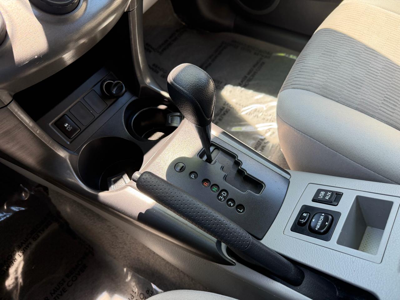 Toyota RAV4 Base I4 4WD 2012