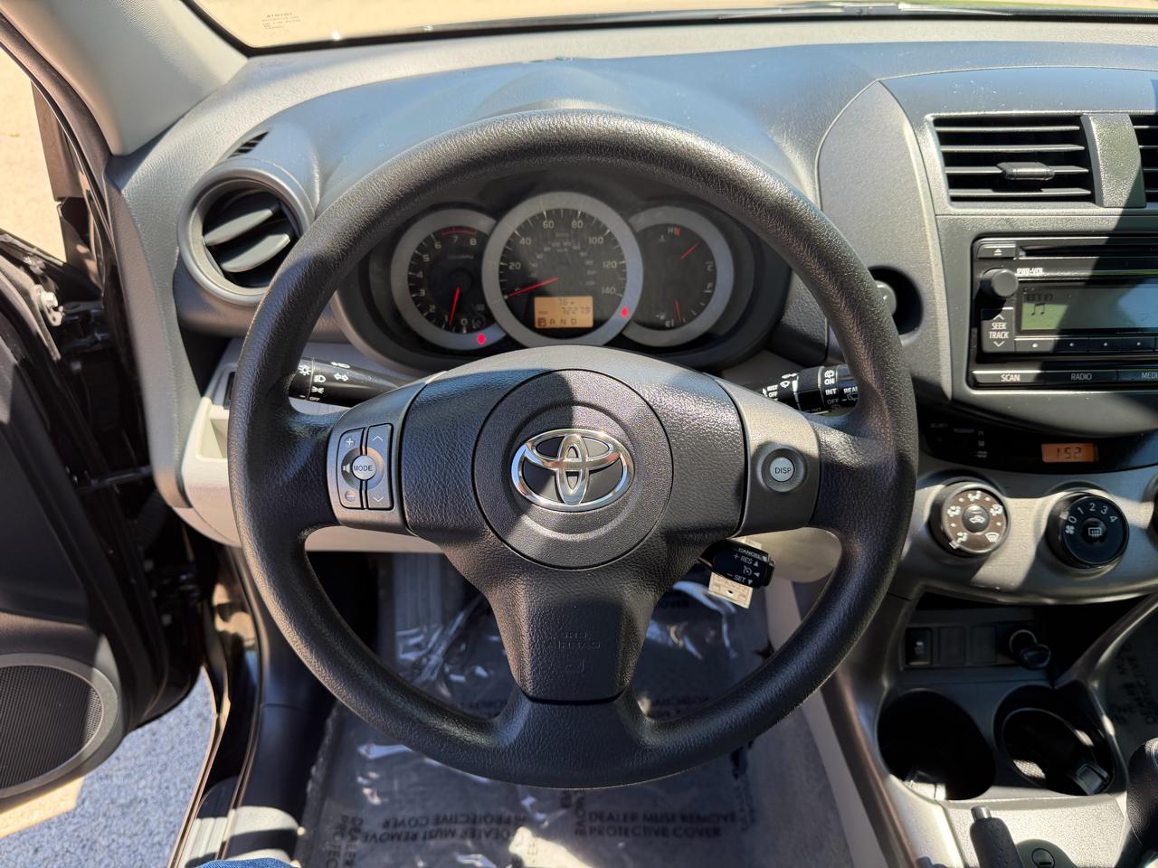 Toyota RAV4 Base I4 4WD 2012