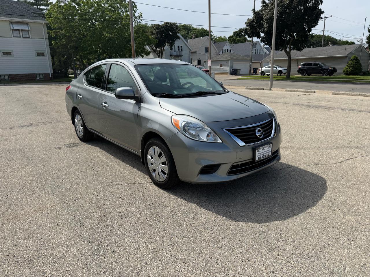 Nissan Versa 1.6 S Plus 2014