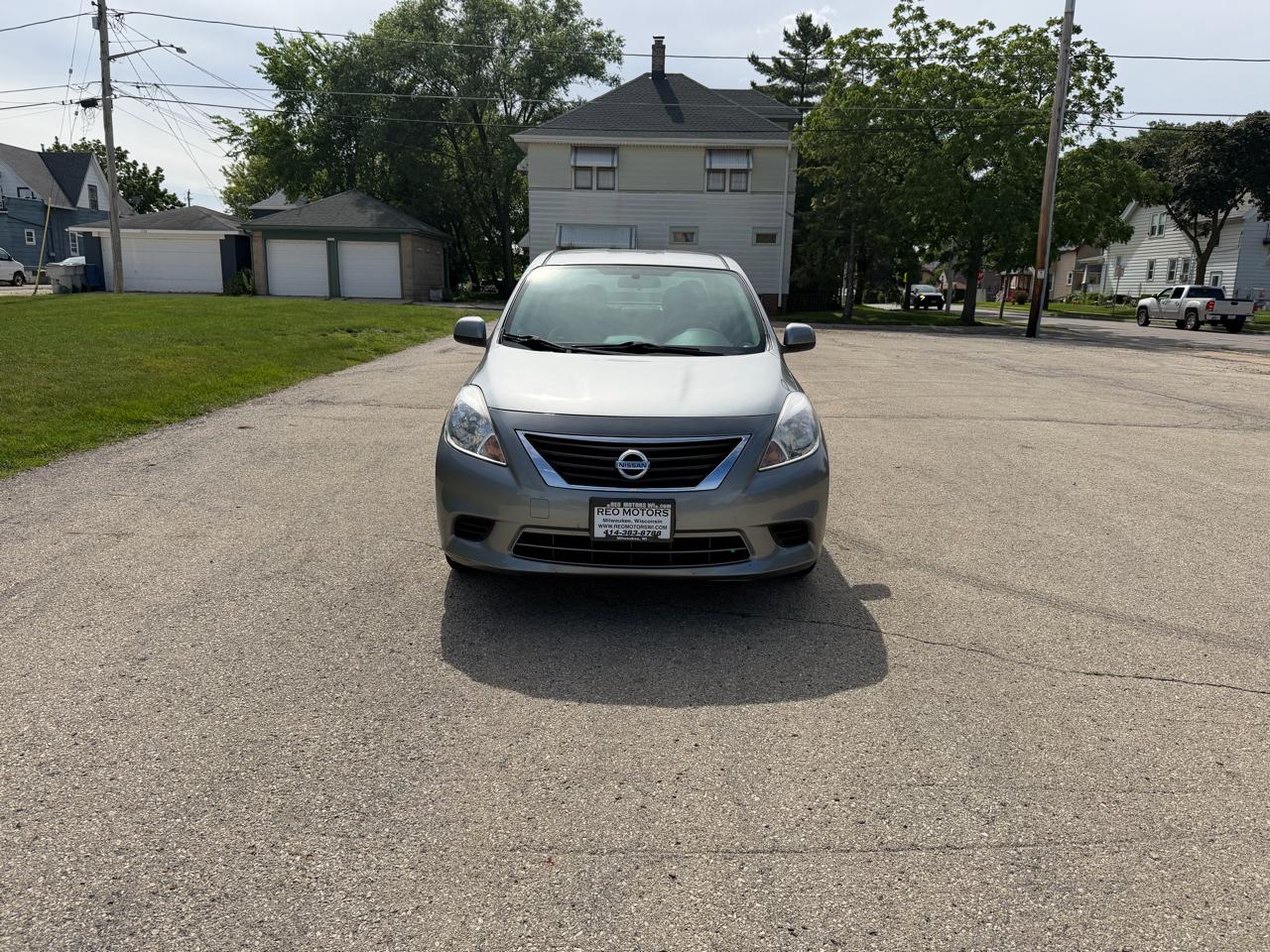 Nissan Versa 1.6 S Plus 2014