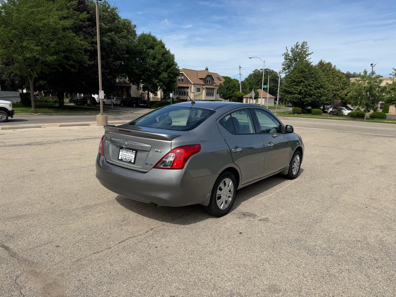 Nissan Versa 1.6 S Plus 2014