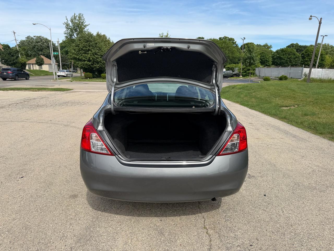 Nissan Versa 1.6 S Plus 2014