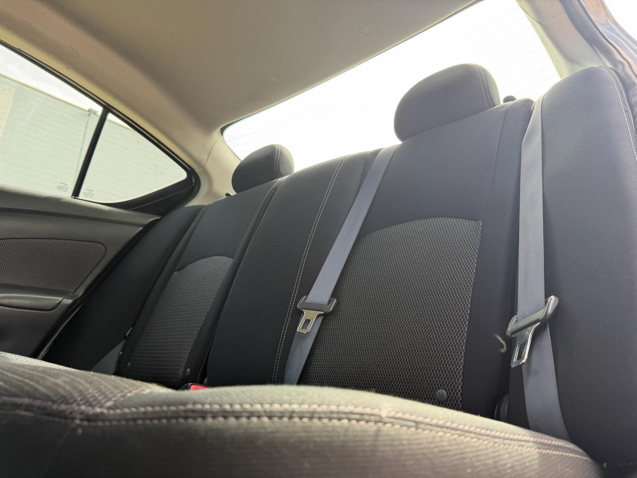 Nissan Versa 1.6 S Plus 2014