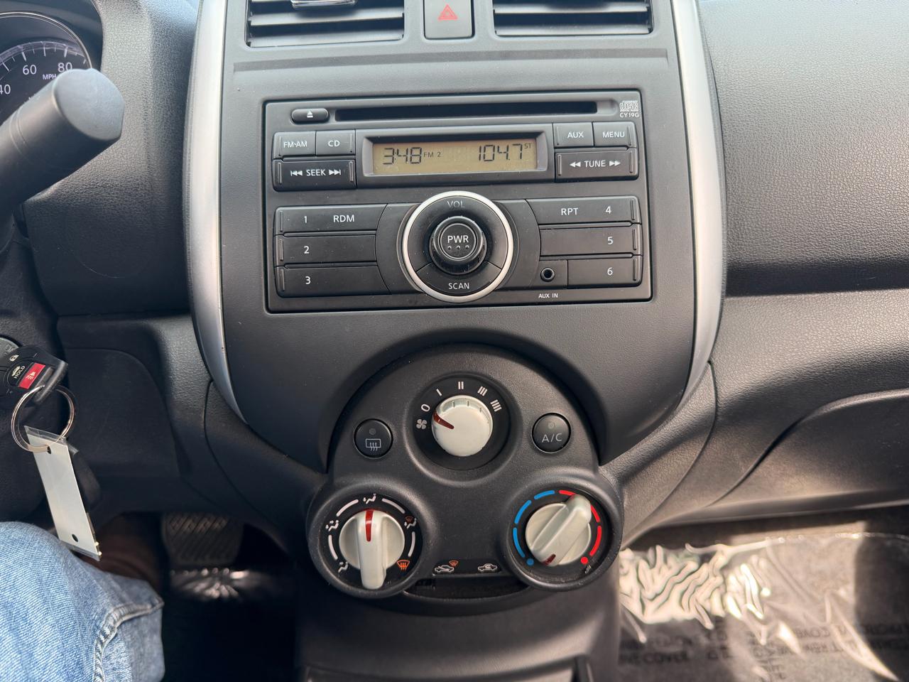 Nissan Versa 1.6 S Plus 2014
