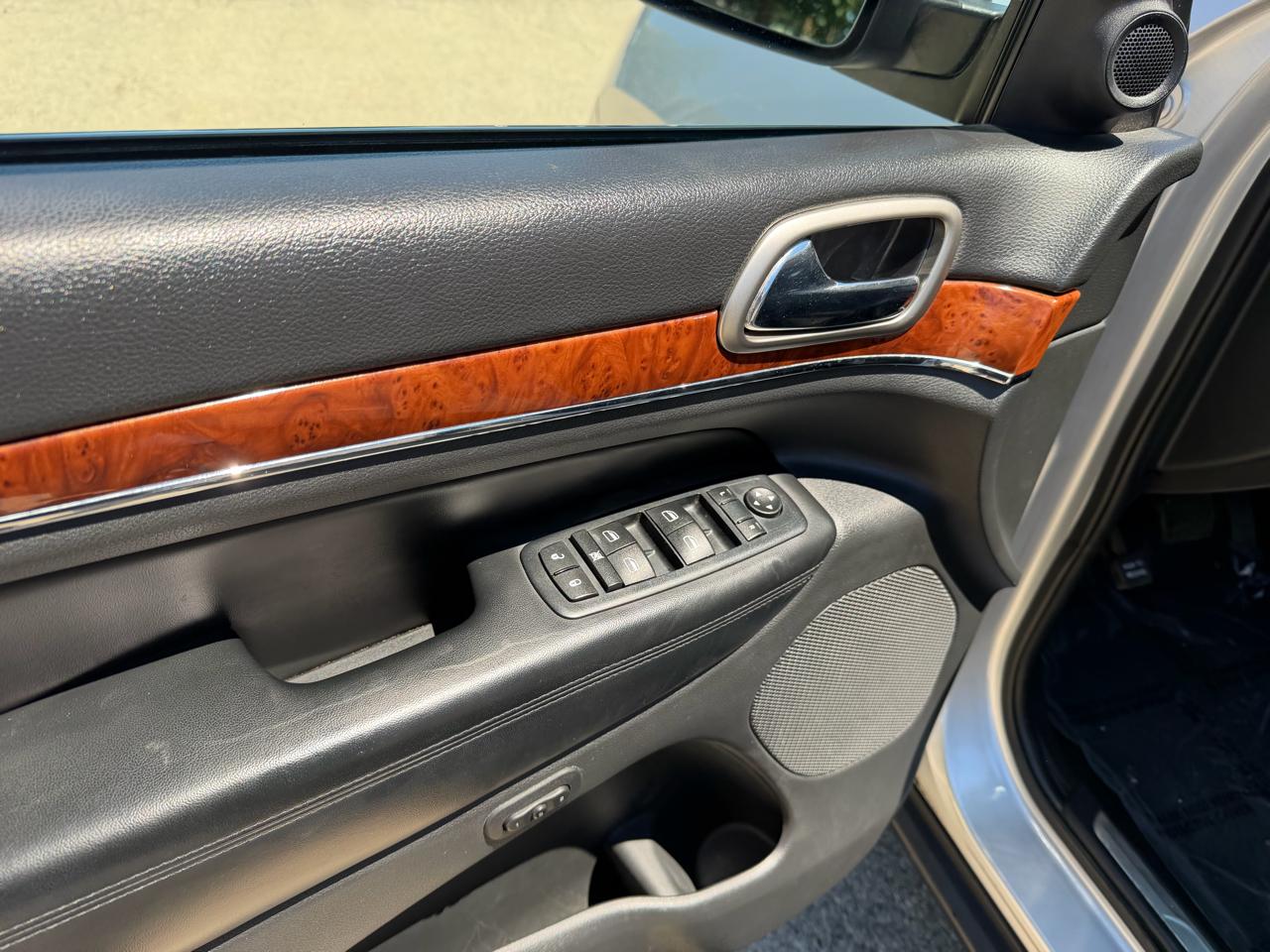 Jeep Grand Cherokee Limited 4WD 2011