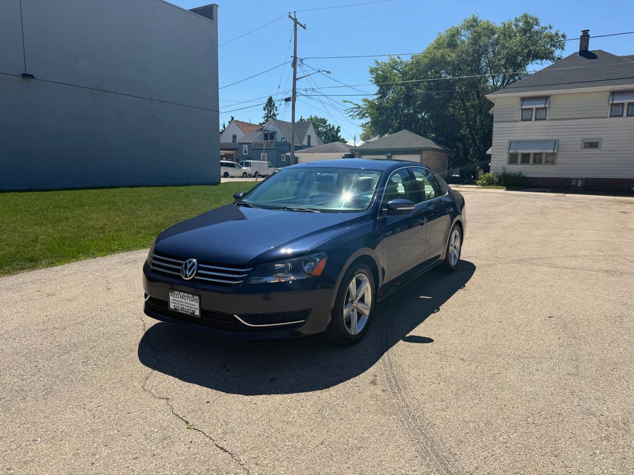 Volkswagen Passat 1.8T SE AT 2014