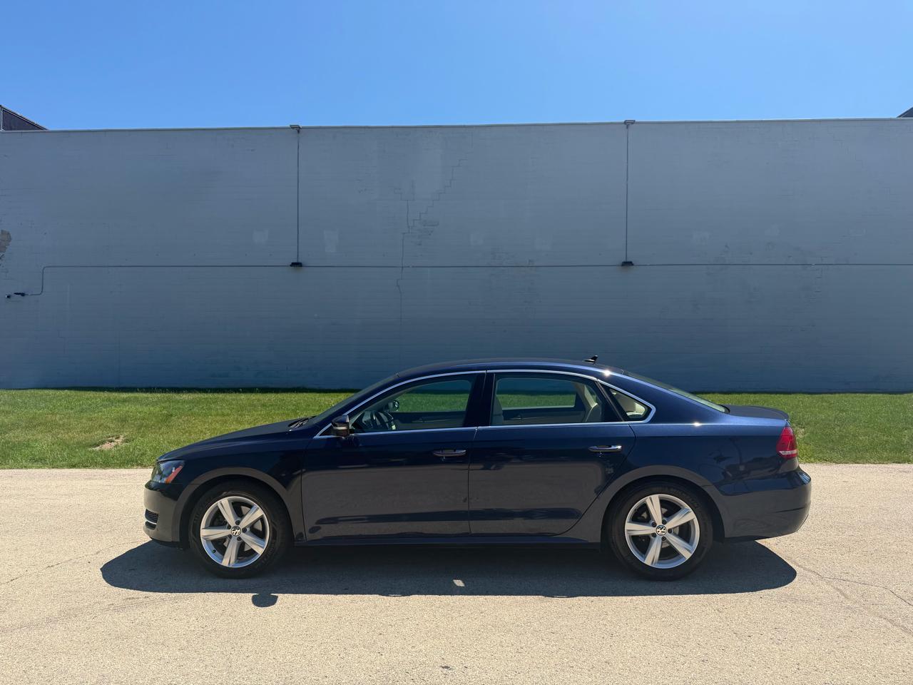 Volkswagen Passat 1.8T SE AT 2014