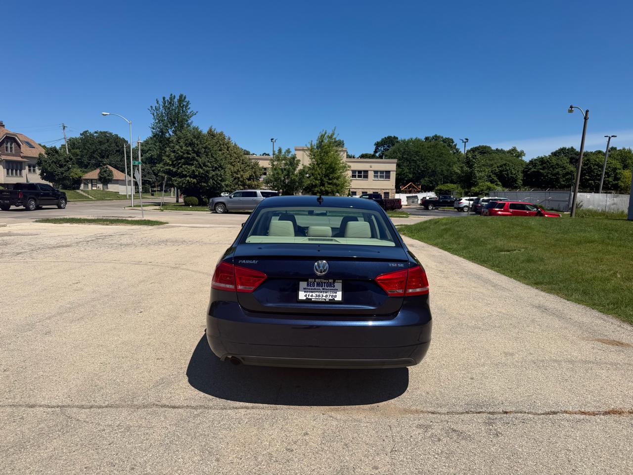 Volkswagen Passat 1.8T SE AT 2014