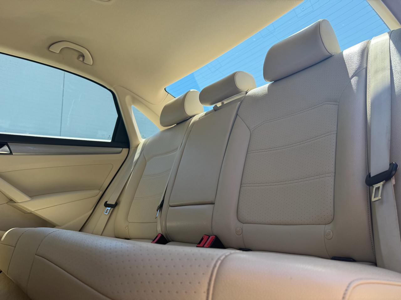 Volkswagen Passat 1.8T SE AT 2014