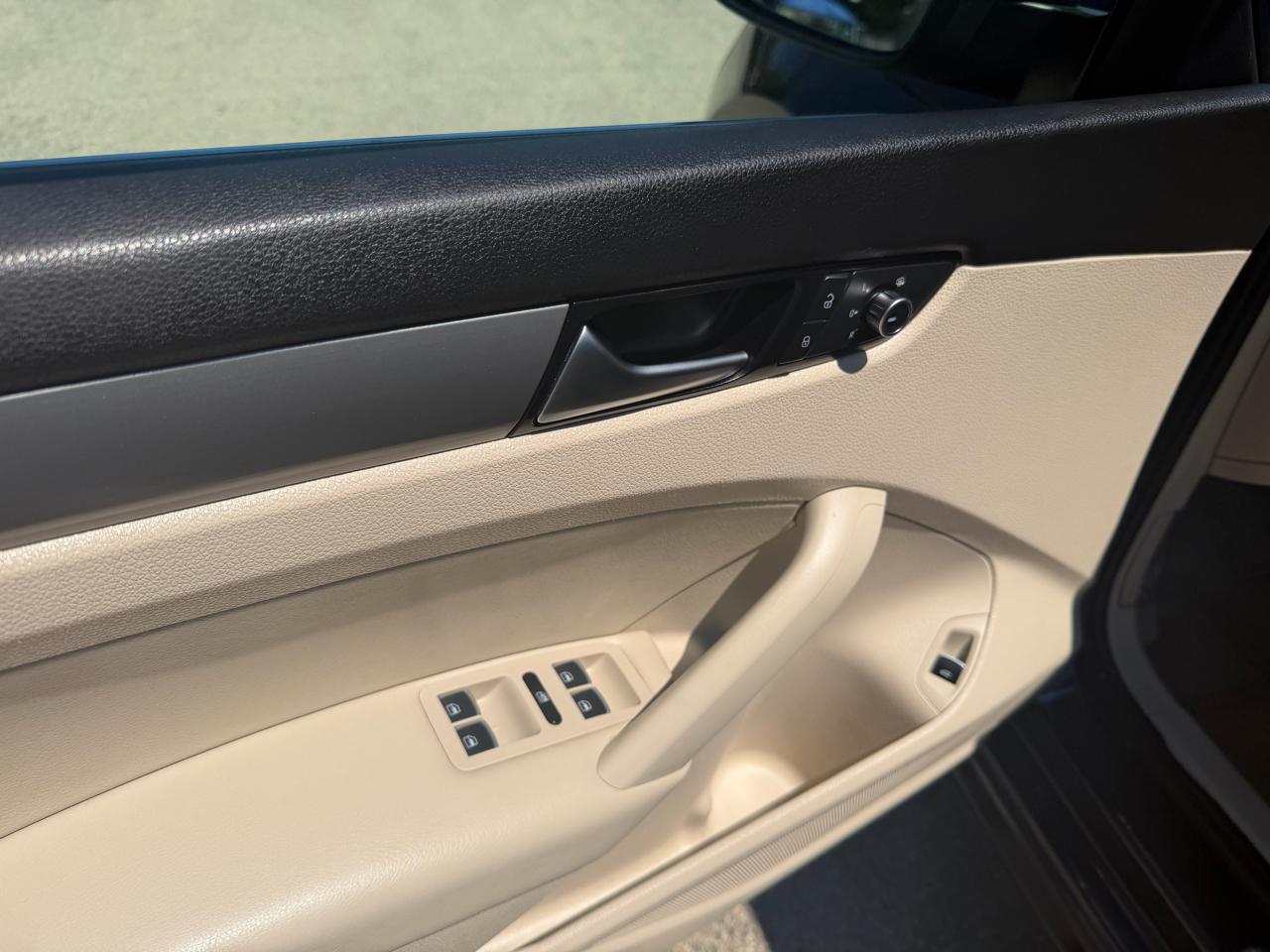 Volkswagen Passat 1.8T SE AT 2014