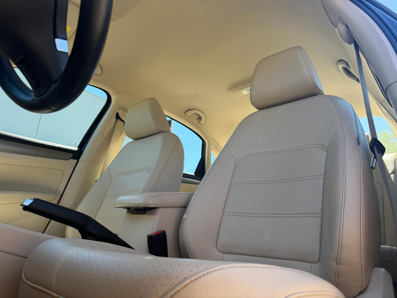 Volkswagen Passat 1.8T SE AT 2014
