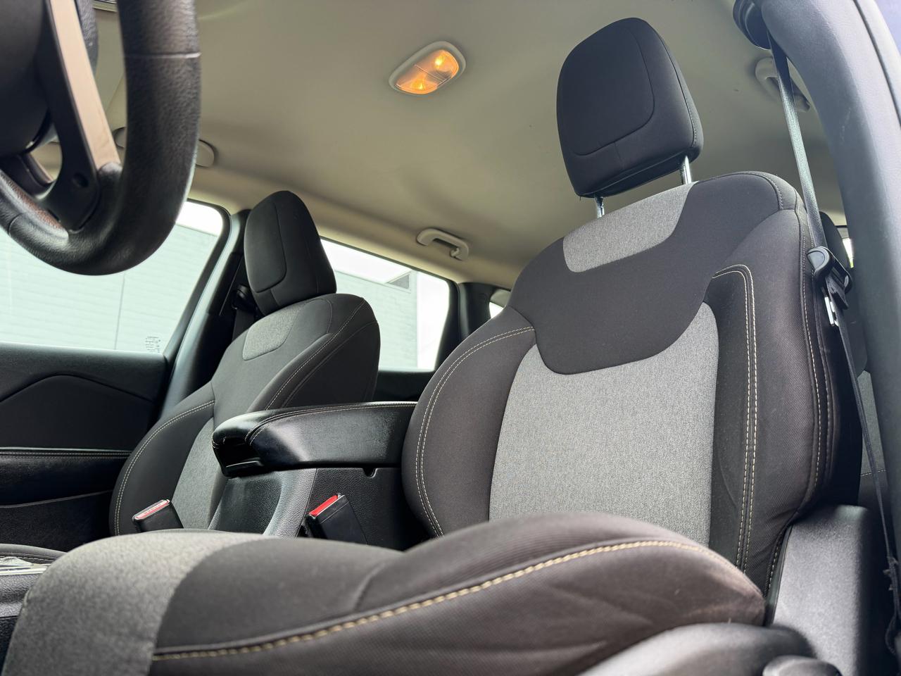Jeep Cherokee Sport FWD 2015