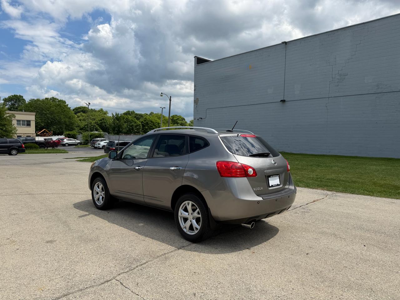 Nissan Rogue S 2WD 2010
