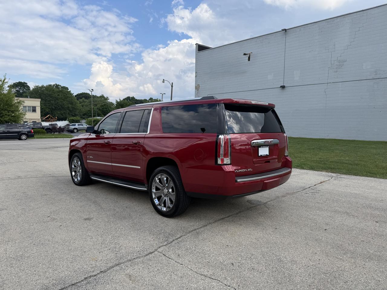 GMC Yukon Denali XL 4WD 2015