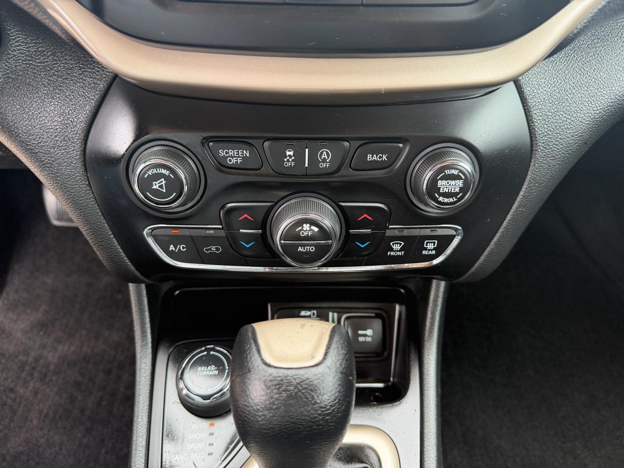 Jeep Cherokee Latitude 4WD 2015
