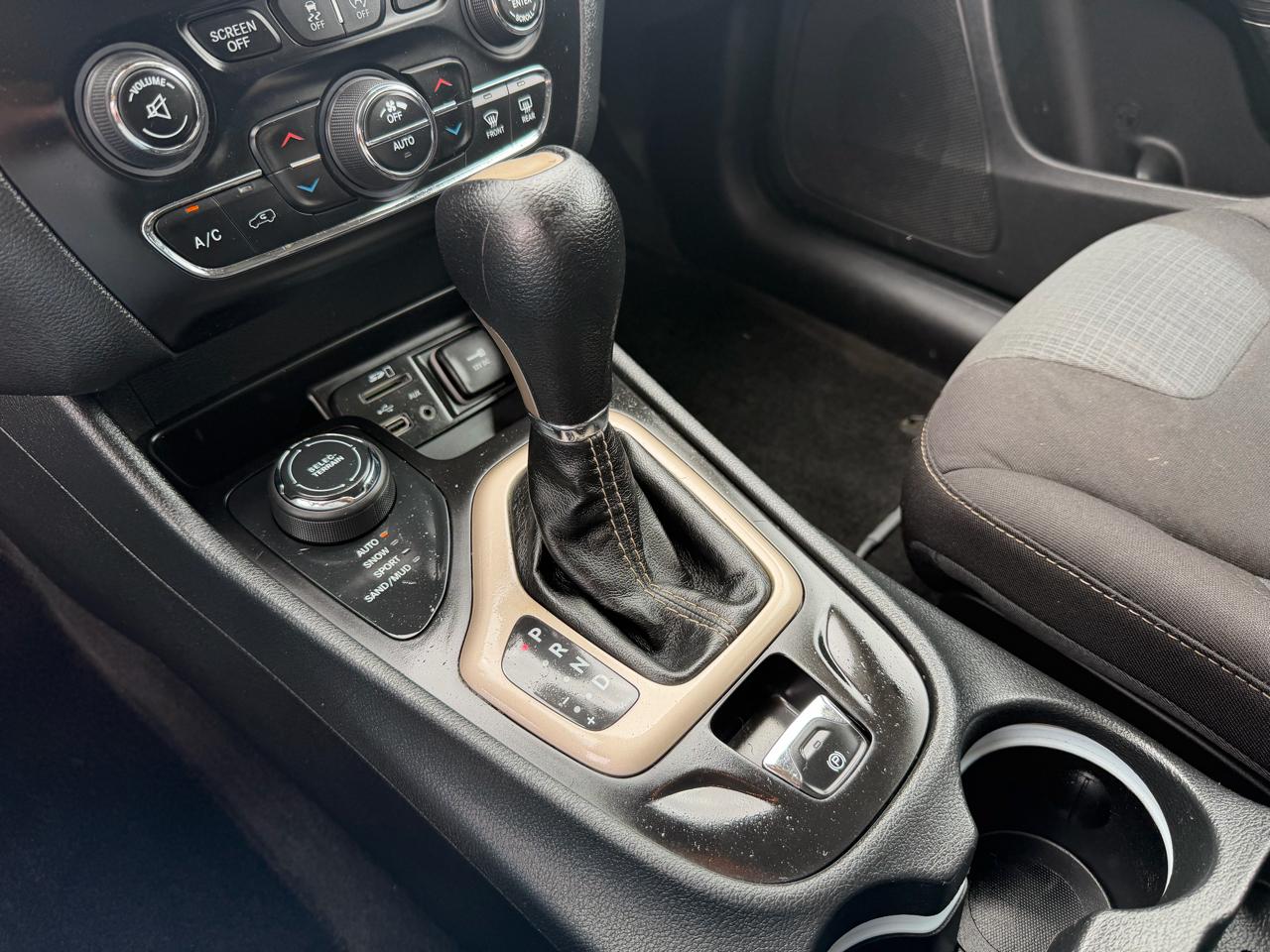 Jeep Cherokee Latitude 4WD 2015
