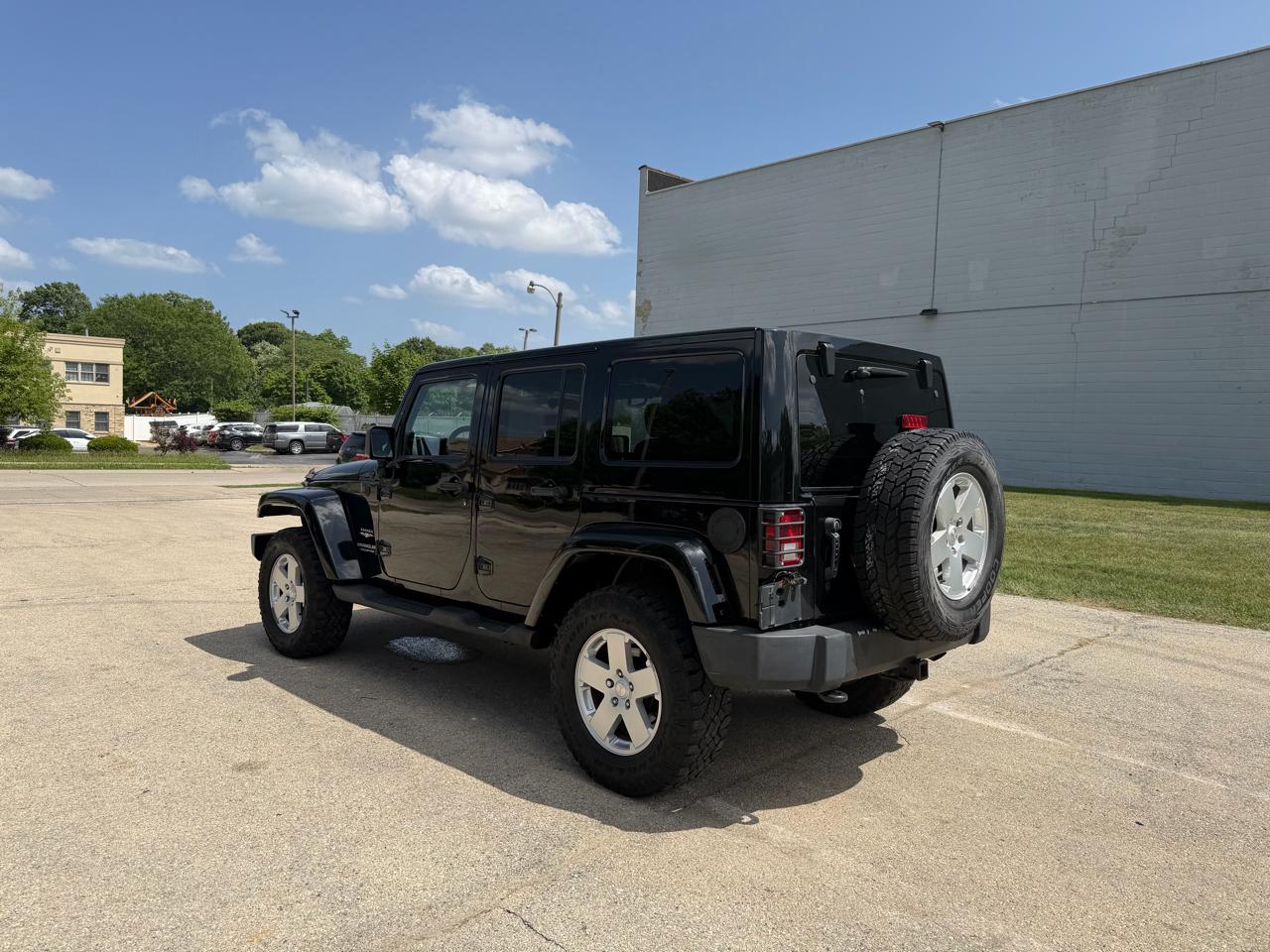 Jeep Wrangler Unlimited Sahara 4WD 2011