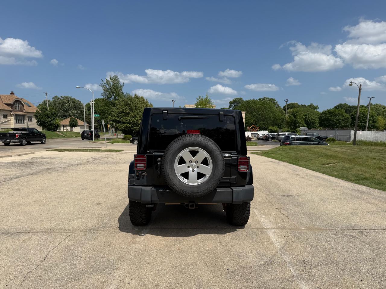 Jeep Wrangler Unlimited Sahara 4WD 2011