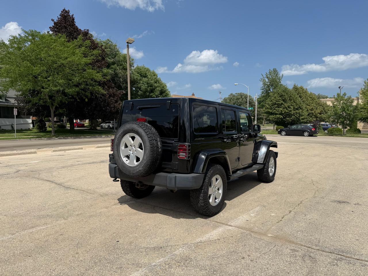 Jeep Wrangler Unlimited Sahara 4WD 2011