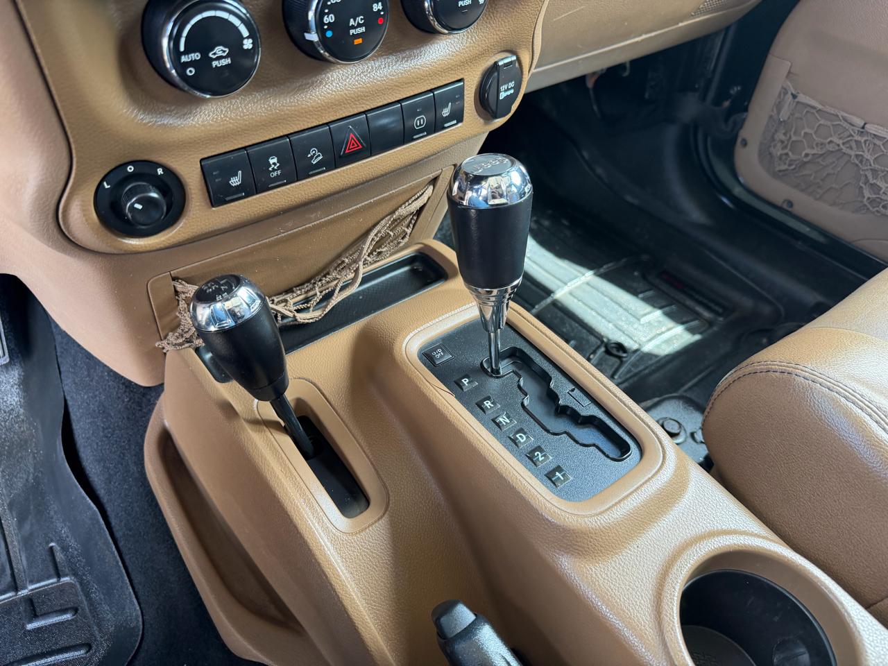 Jeep Wrangler Unlimited Sahara 4WD 2011