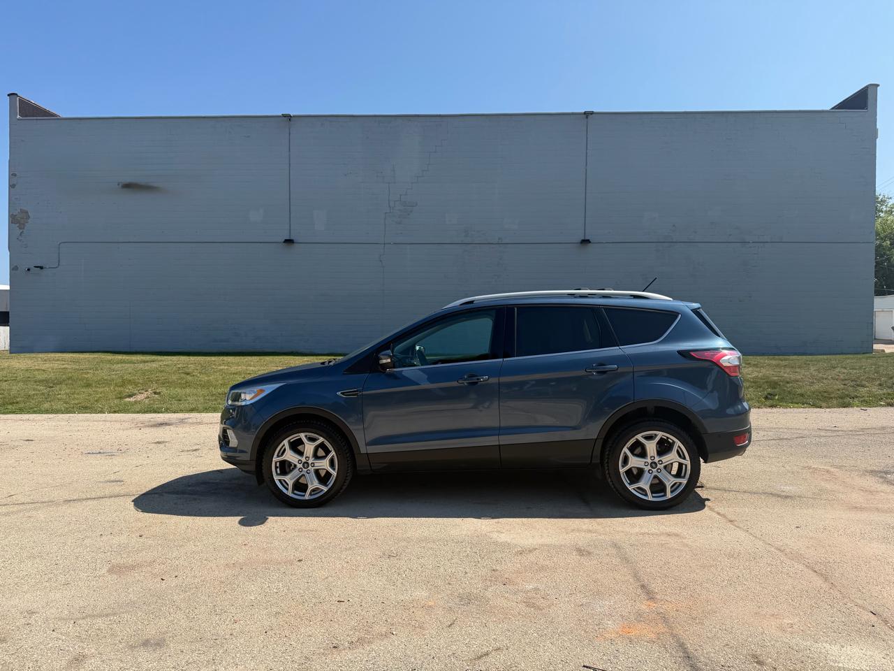 Ford Escape Titanium 4WD 2018