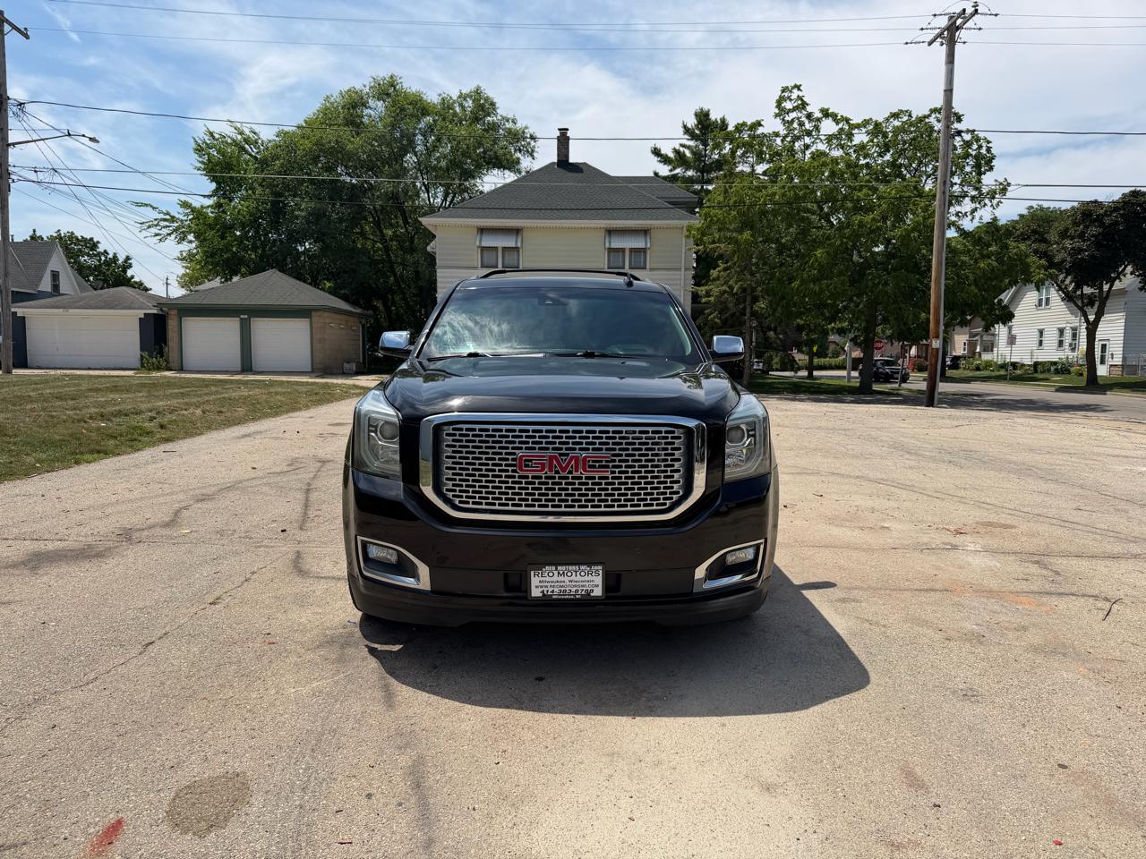 GMC Yukon Denali 4WD 2015