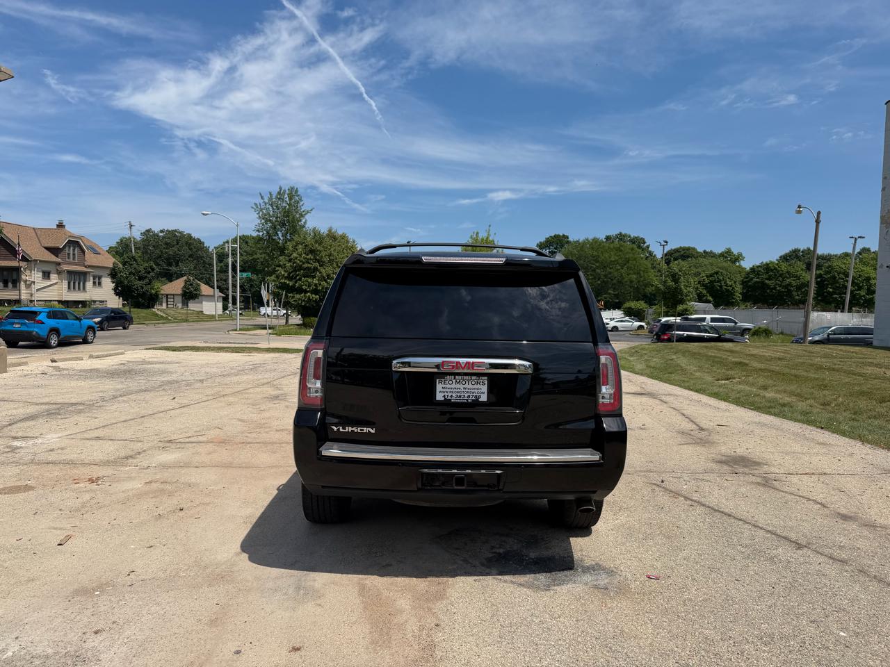GMC Yukon Denali 4WD 2015