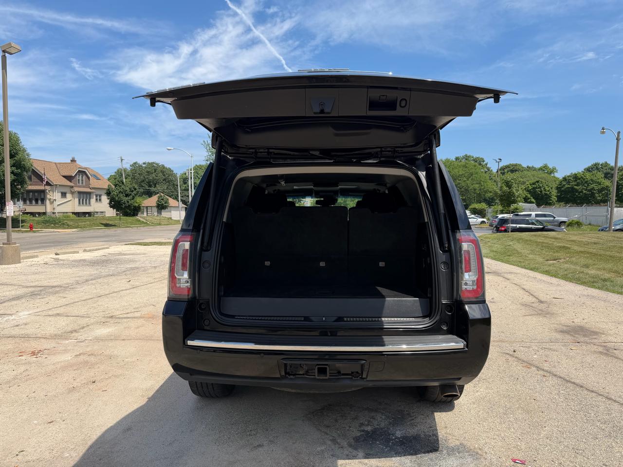 GMC Yukon Denali 4WD 2015