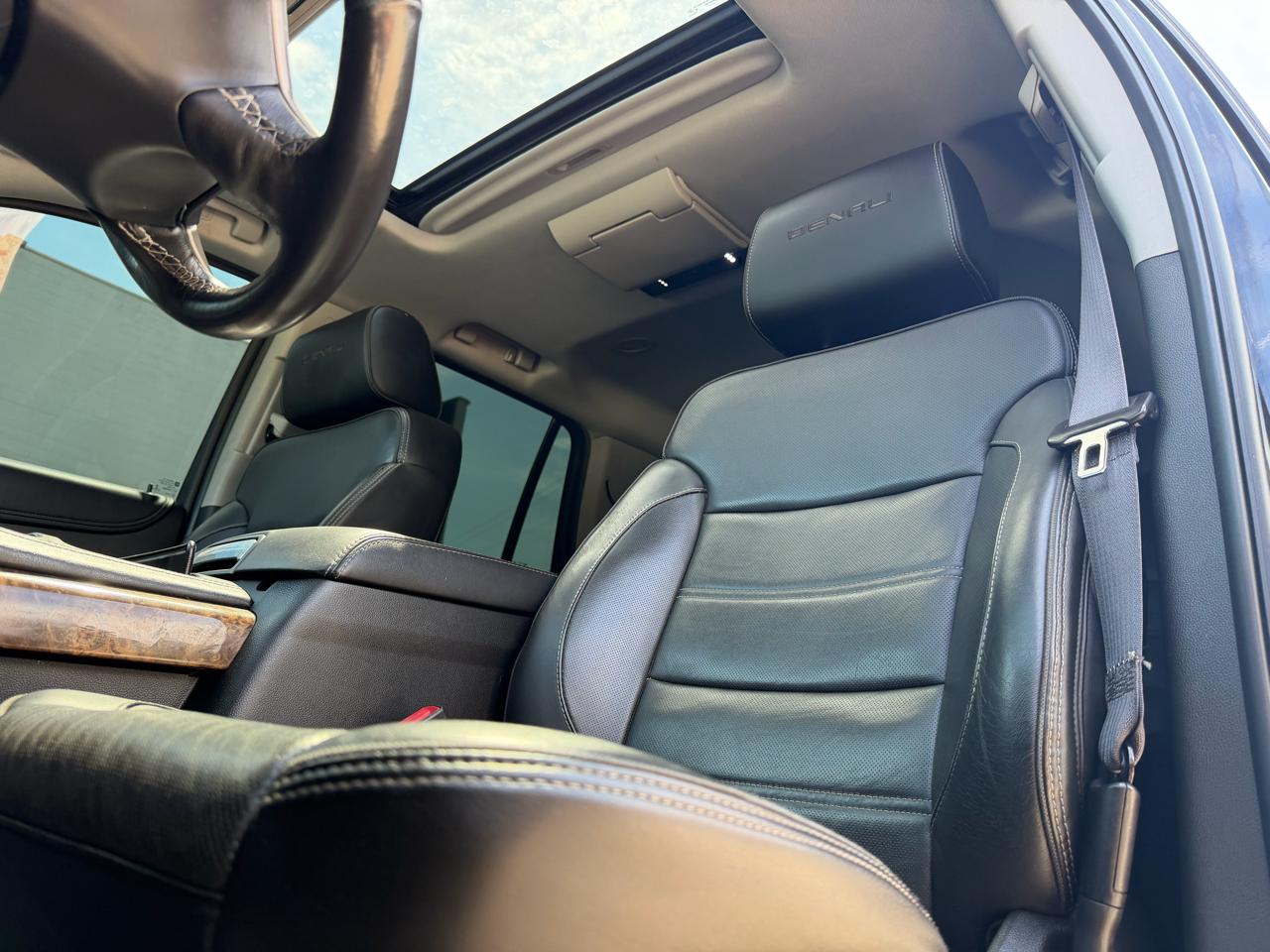 GMC Yukon Denali 4WD 2015