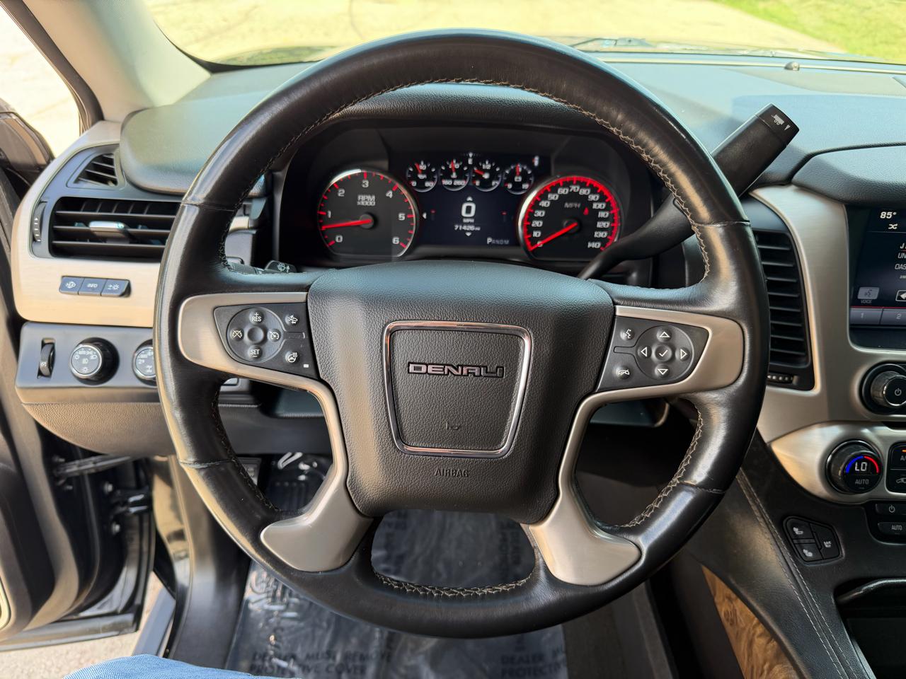 GMC Yukon Denali 4WD 2015