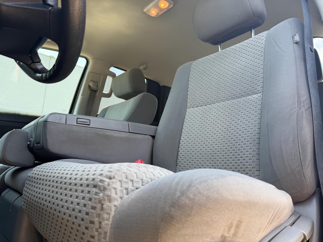Toyota Tundra Tundra-Grade Double Cab 4.6L 4WD 2012