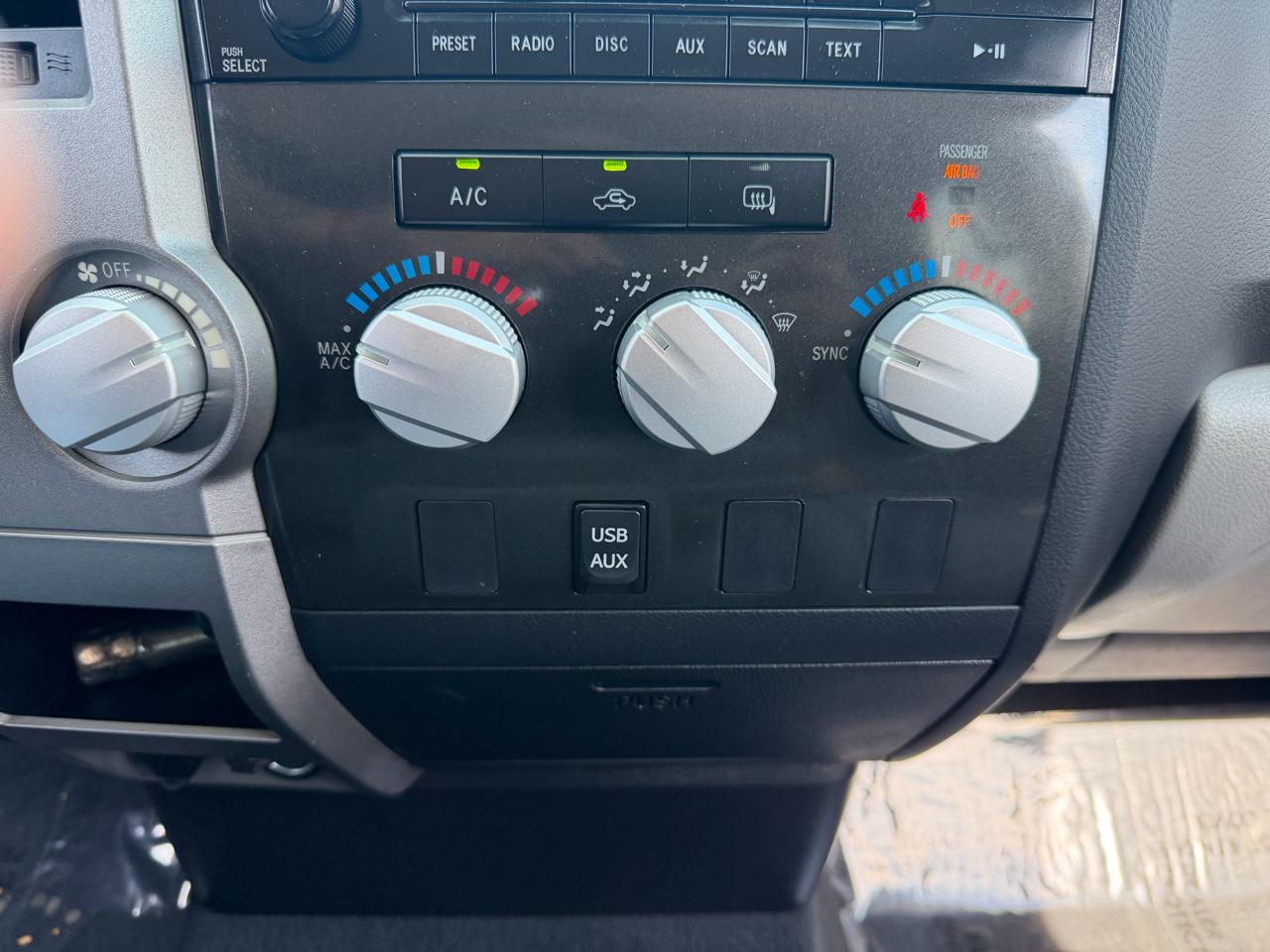 Toyota Tundra Tundra-Grade Double Cab 4.6L 4WD 2012